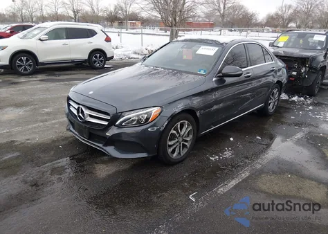 2016 Mercedes-Benz C 300 4Matic из США, поврежденный, VIN 55SWF4KB4GU140092